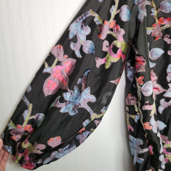 Tolani Velvet Burnout Blouse Women's Large Black Floral Artsy Boho Whimsigoth - Picture 7 of 9